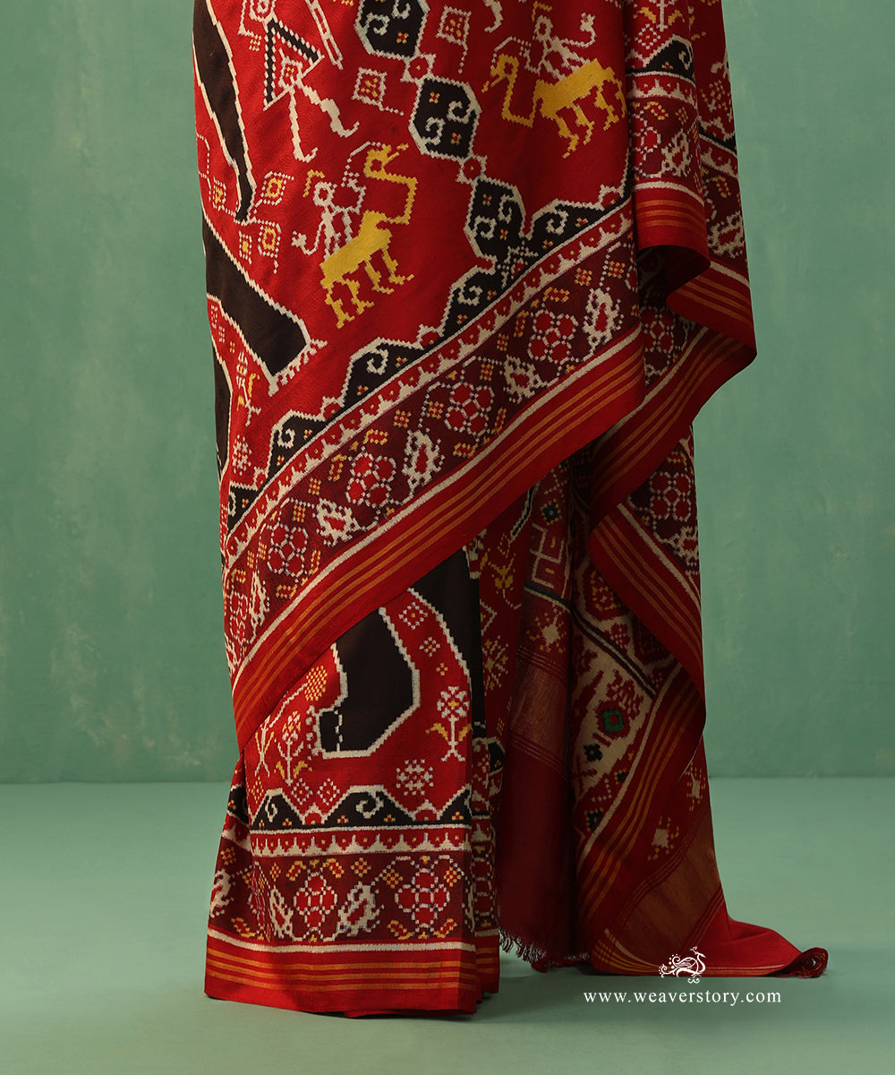 Handloom_Red_Natural_Dye_Pure_Mulberry_Silk_Patan_Patola_Saree_With_Big_Elephant_Motifs_WeaverStory_04