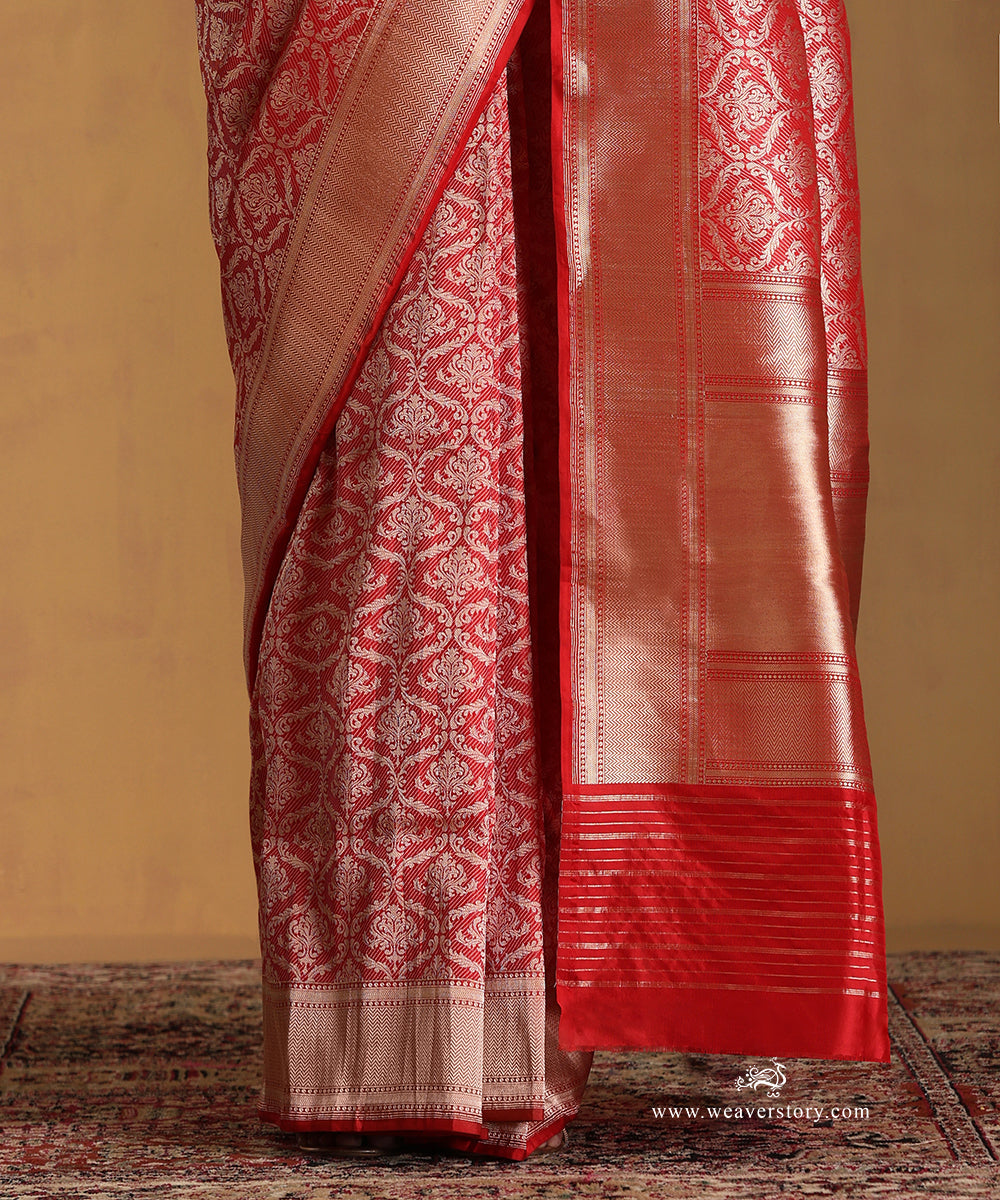 Red_Handloom_Pure_Katan_Silk_Kimkhab_Banarasi_Saree_With_Chevron_Border_WeaverStory_04