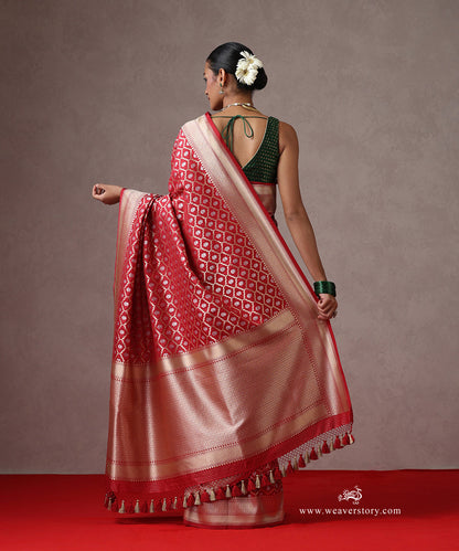 Handloom_Red_Pure_Katan_Silk_Banarasi_Saree_With_Silver_Small_Flower_Boota_WeaverStory_03