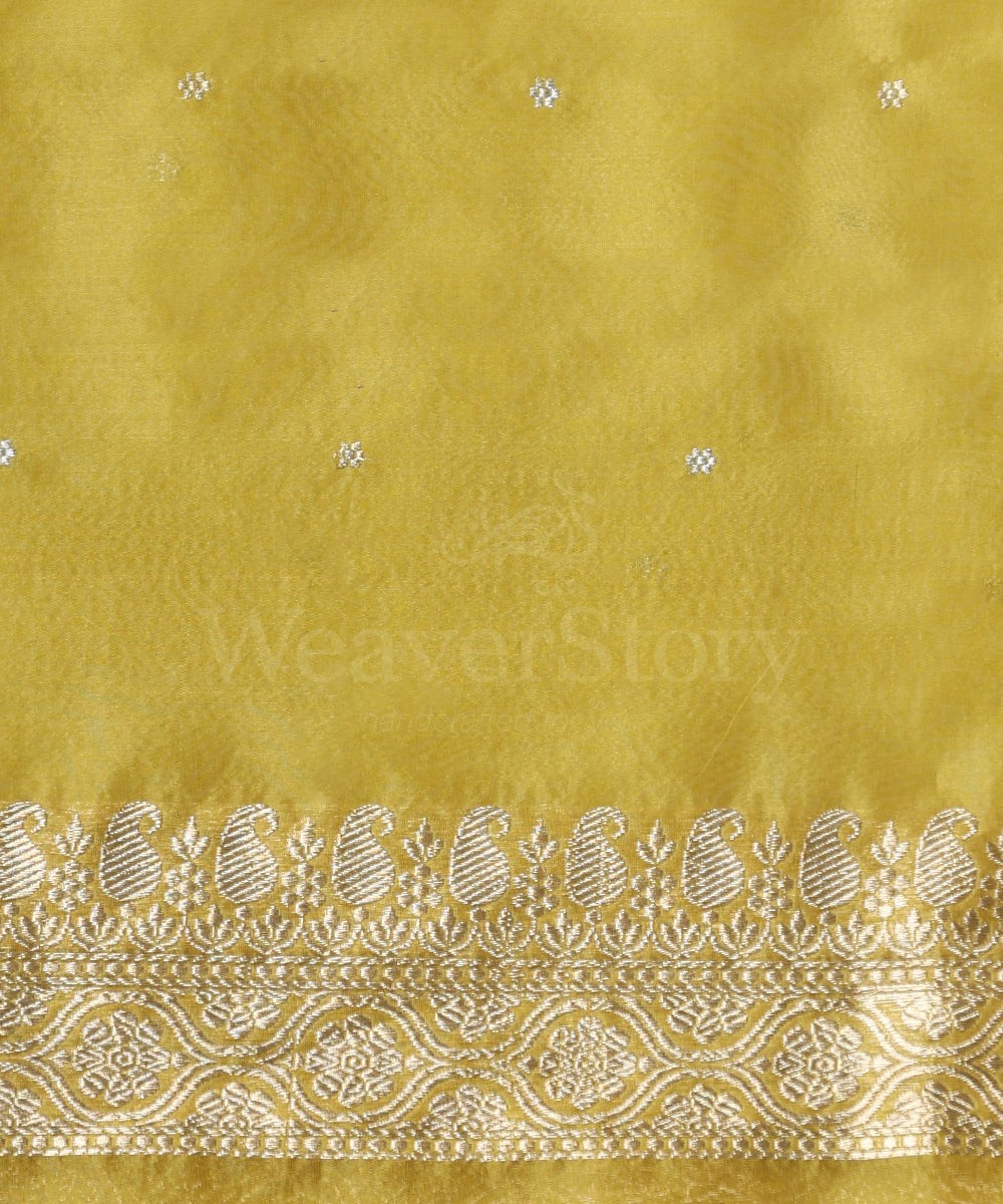 Lemon_Green_Handloom_Pure_Kora_Silk_Banarasi_Saree_With_Sona_Rupa_Kadhwa_Zari_Booti_WeaverStory_05