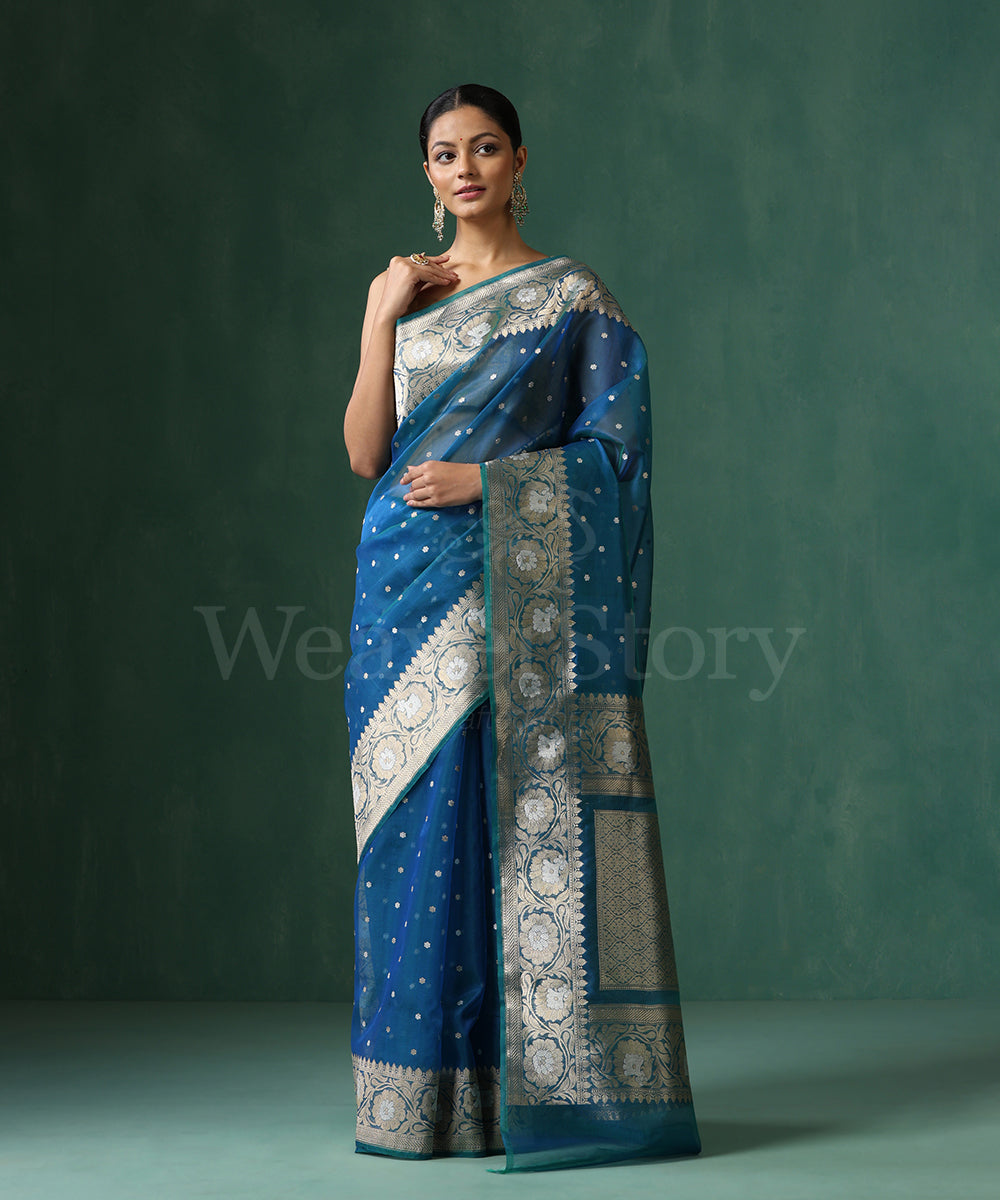 Handloom_Blue_And_Green_Dual_Tone_Pure_Kora_Silk_Banarasi_Saree_With_Sona_Rupa_Kadhwa_Small_Zari_Booti_WeaverStory_01