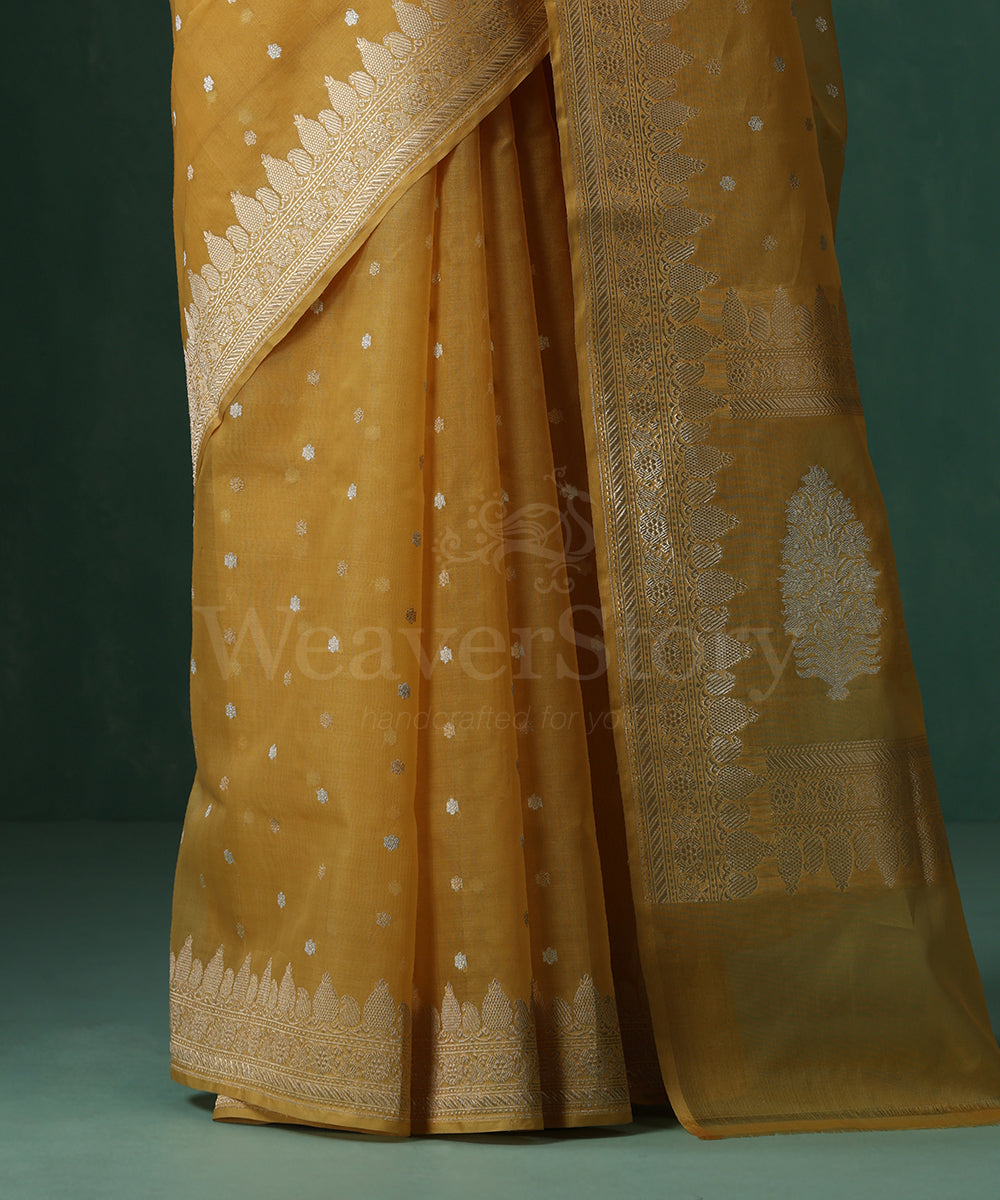 Mustard_Handloom_Pure_Kora_Silk_Banarasi_Saree_With_Sona_Rupa_Kadhwa_Small_Zari_Booti_WeaverStory_04