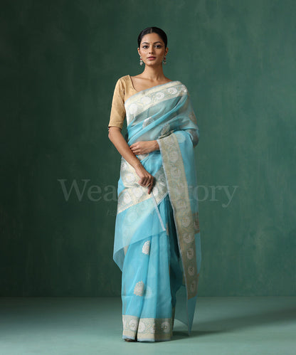 Ice_Blue_Handloom_Pure_Kora_Silk_Banarasi_Saree_With_Sona_Rupa_Kadhwa_Zari_Booti_WeaverStory_01