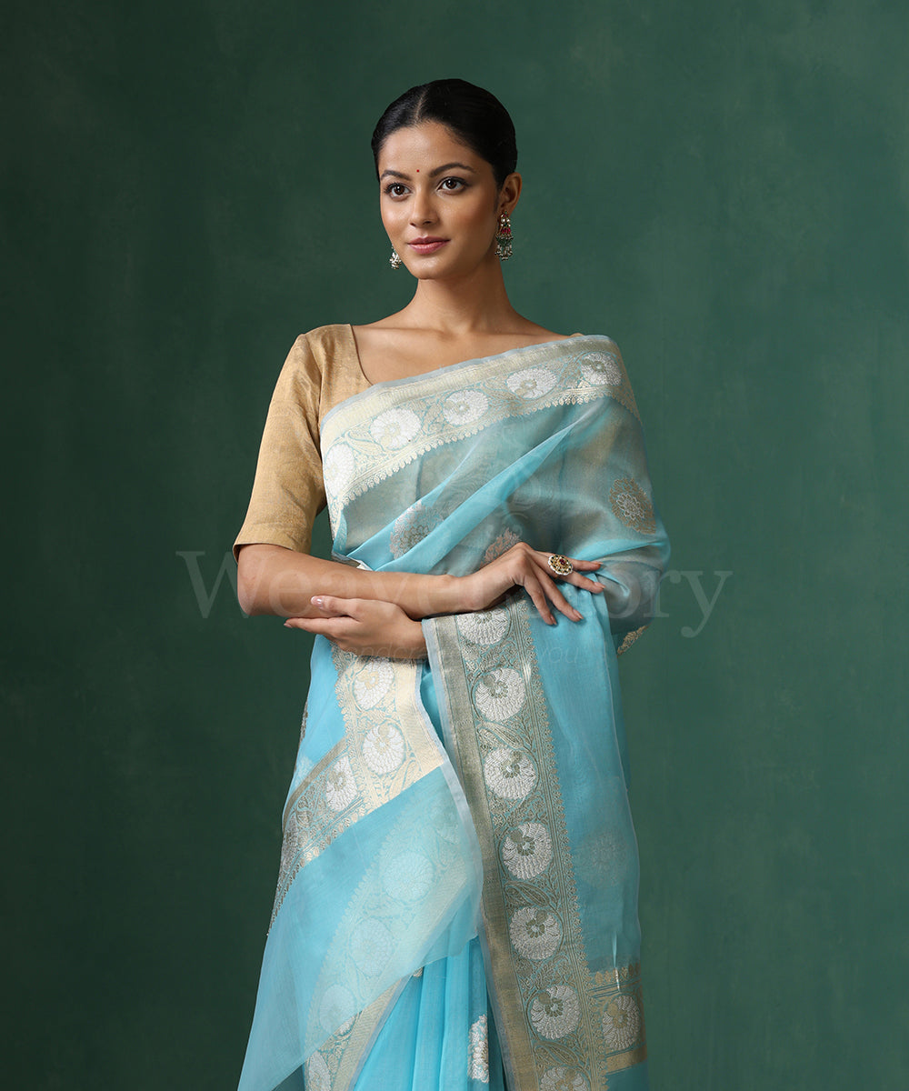 Ice_Blue_Handloom_Pure_Kora_Silk_Banarasi_Saree_With_Sona_Rupa_Kadhwa_Zari_Booti_WeaverStory_02