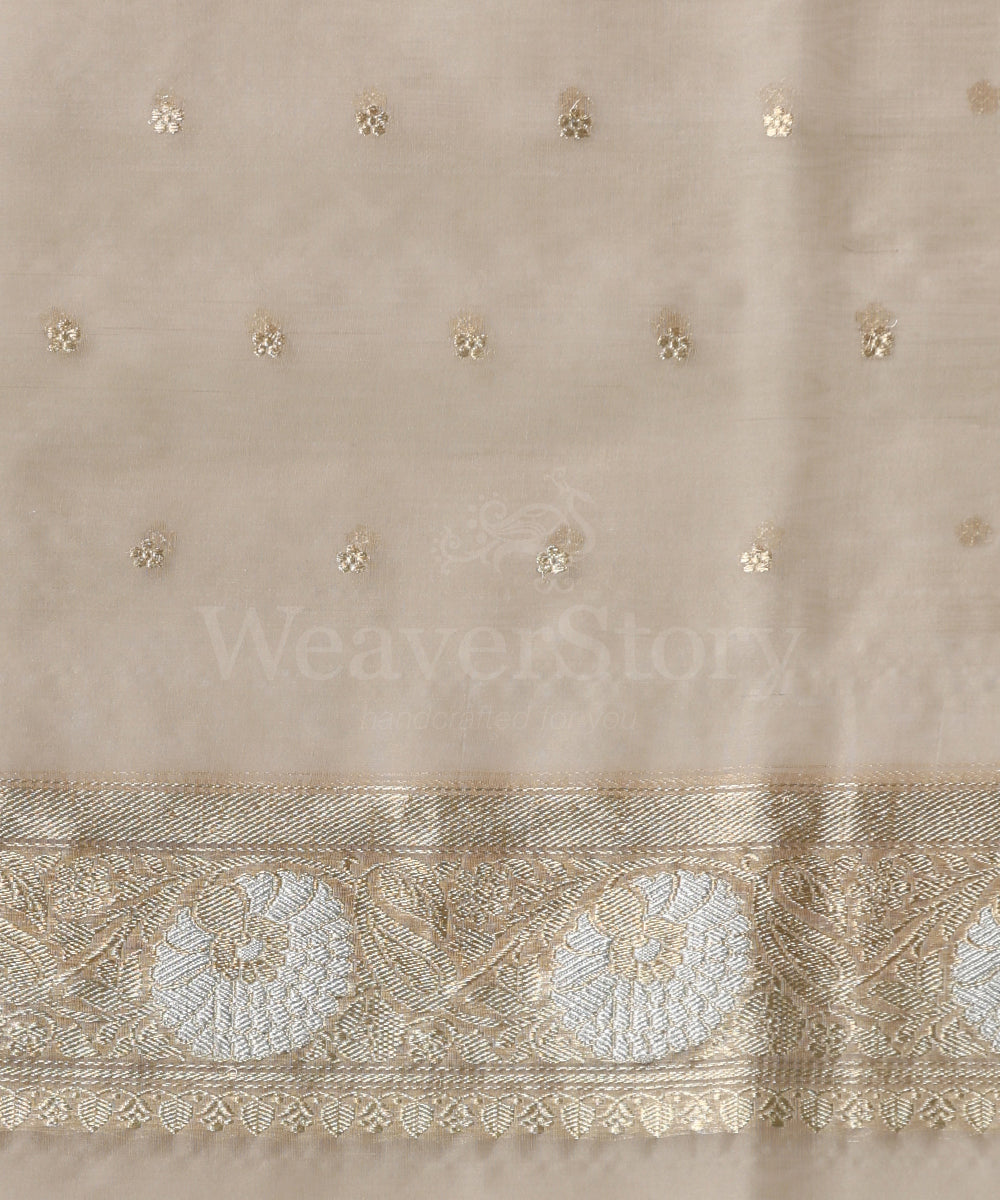 Handloom_Mushroom_Grey_Pure_Kora_Silk_Banarasi_Saree_With_Sona_Rupa_Kadhwa_Zari_Booti_WeaverStory_05