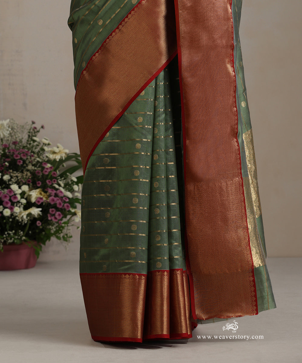 Handloom_Heena_Green_Pure_Silk_Chanderi_Saree_With_Zari_Line_And_Heavy_Red_Border_WeaverStory_04