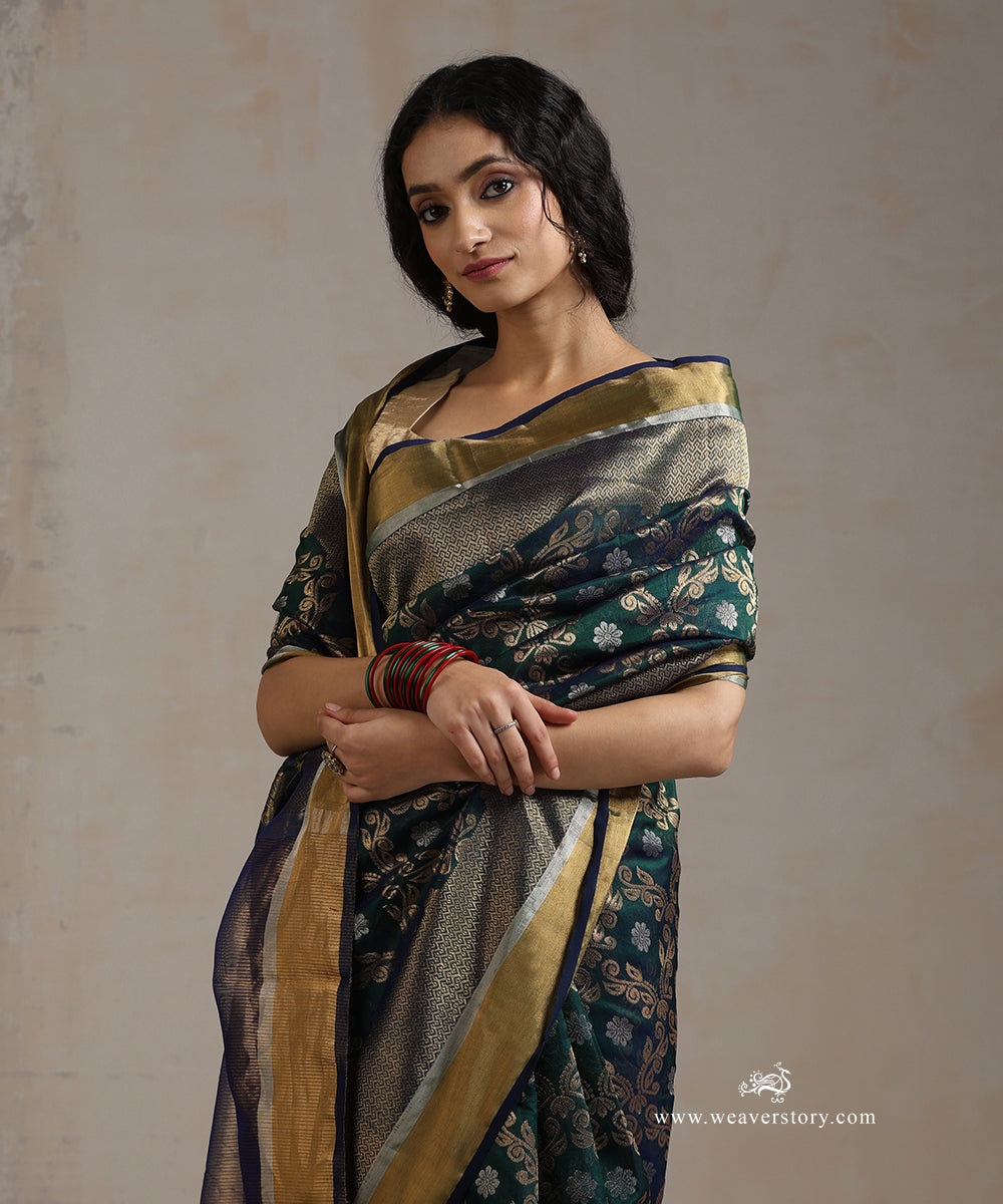 Handloom_Peacock_Green_Pure_Silk_Chanderi_Saree_With_Allover_Floral_Jaal_With_Gold_Border_WeaverStory_01