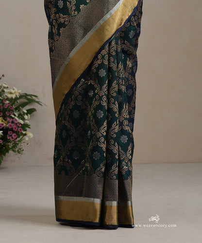 Handloom_Peacock_Green_Pure_Silk_Chanderi_Saree_With_Allover_Floral_Jaal_With_Gold_Border_WeaverStory_04