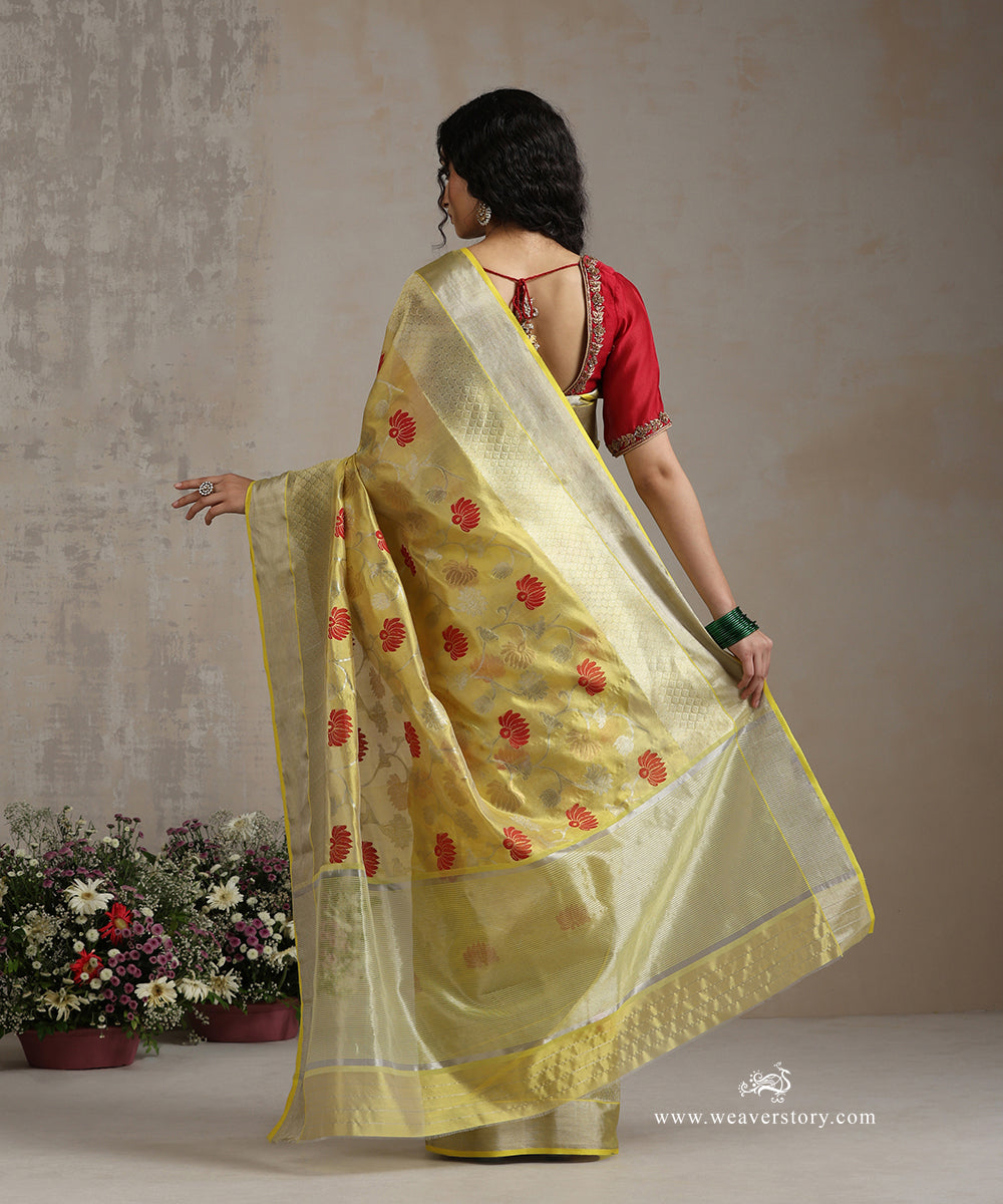 Yellow_Handloom_Pure_Silk_Chanderi_Saree_With_Allover_Gold_And_Silver_Lotus_Jaal_And_Silver_Border_WeaverStory_03