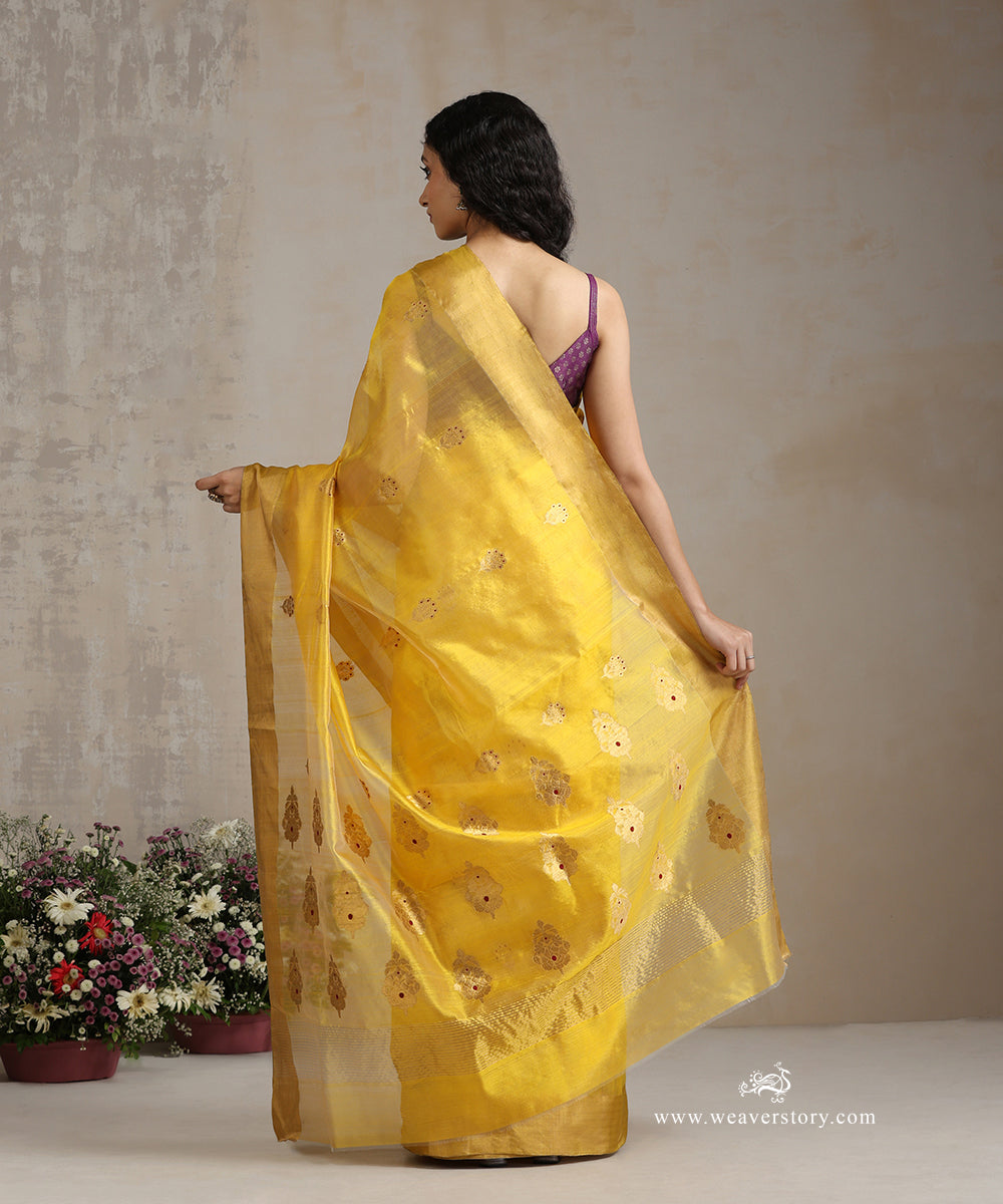 Yellow_Handloom_Pure_Silk_Chanderi_Saree_With_Floral_Boota_Wthi_Red_Meena_WeaverStory_03