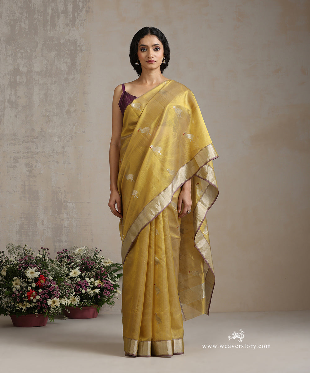 Lemon_Green_Handloom_Pure_Silk_Chanderi_Saree_With_Silver_Swan_Motifs_With_Purple_Selvedge_WeaverStory_02