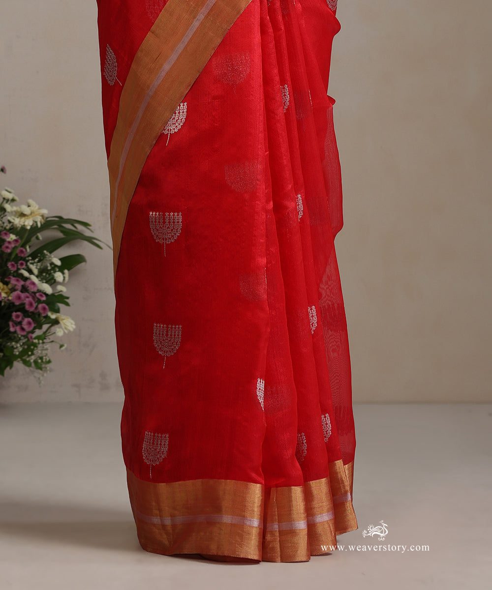 Handloom_Red_Pure_Silk_Chanderi_Saree_With_Silver_Flower_Bunch_WeaverStory_04