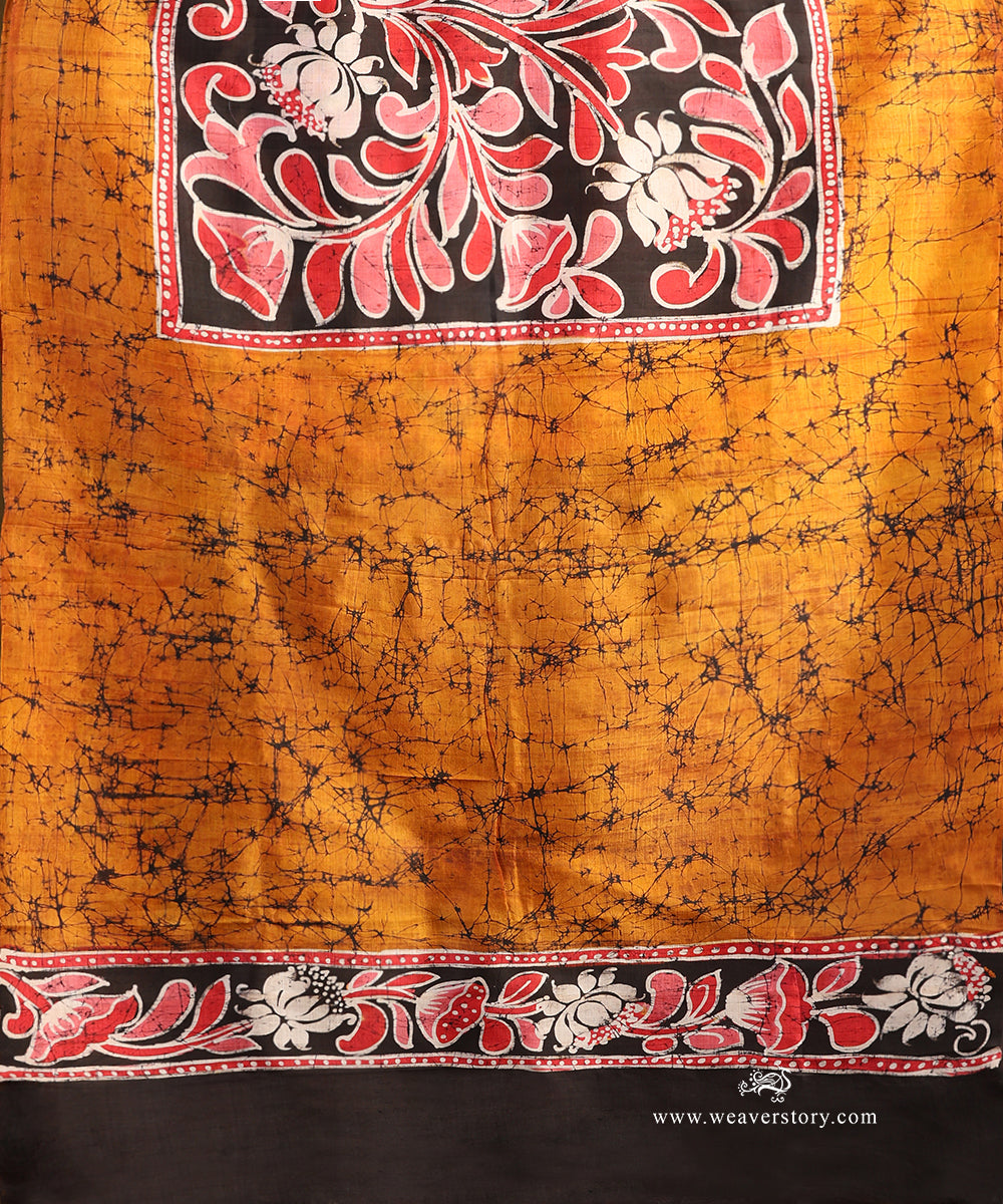 Handloom_Mustard_And_Black_Hand_Batik_Pure_Mulbery_Silk_Saree_WeaverStory_05