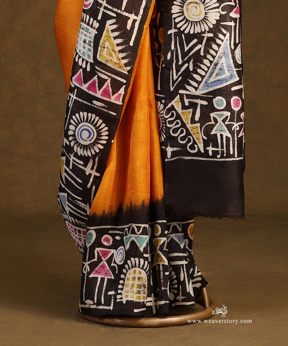 Handloom_Mustard_Pure_Mulbery_Silk_Hand_Batik_Saree_With_Black_Multi_Color_Border_And_Pallu_WeaverStory_03