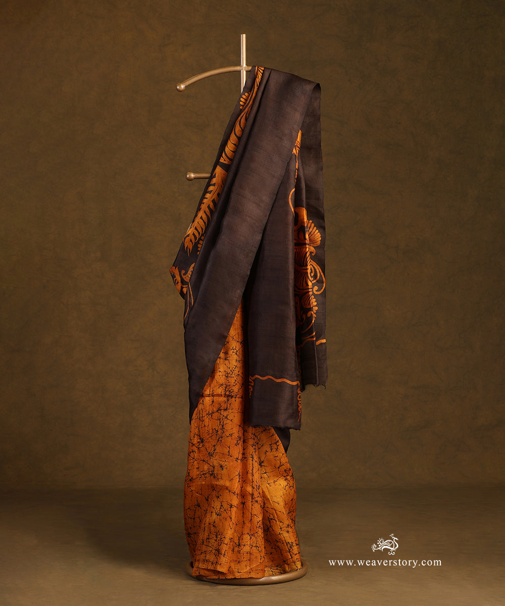 Mustard_And_Brown_Handloom_Pure_Mulbery_Silk_Hand_Batik_Saree_WeaverStory_01