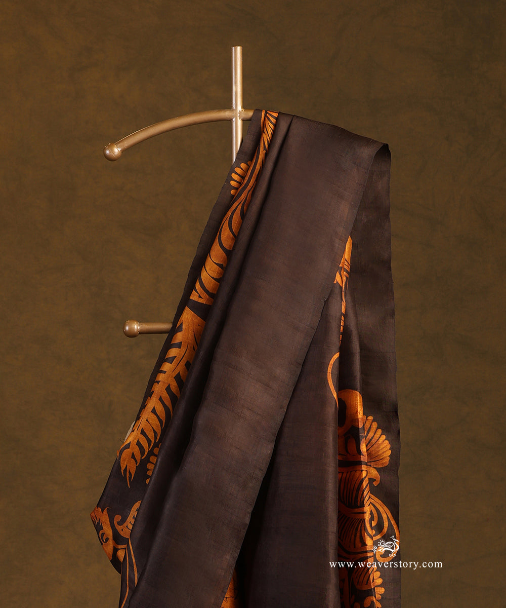 Mustard_And_Brown_Handloom_Pure_Mulbery_Silk_Hand_Batik_Saree_WeaverStory_02