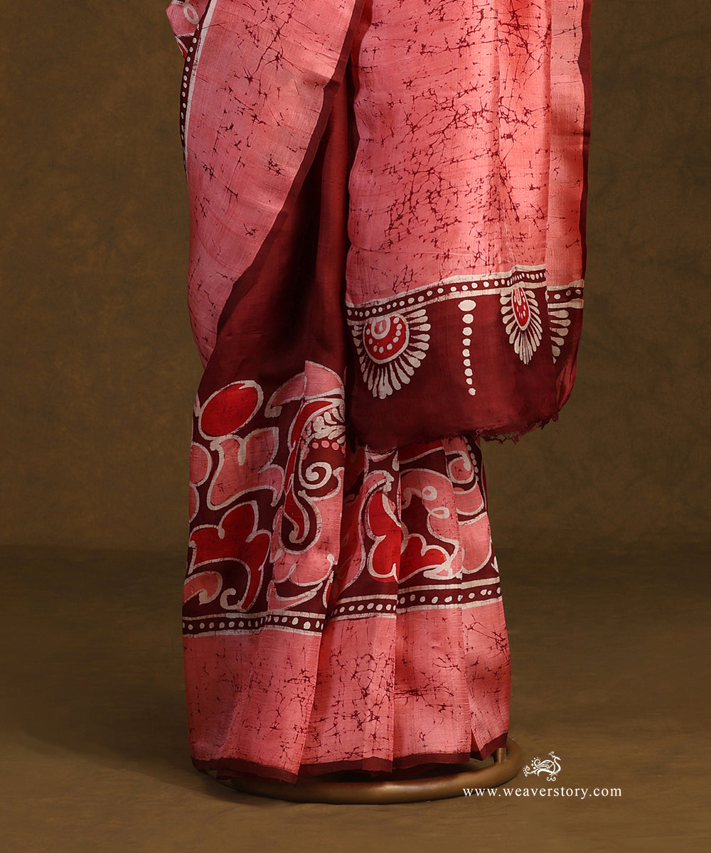 Pink_And_Brown_Handloom_Pure_Mulbery_Silk_Hand_Batik_Saree_WeaverStory_03