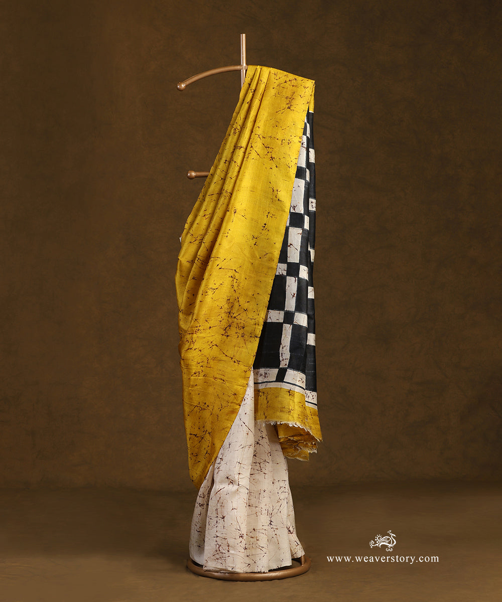 Handloom_Beige_And_Lemon_Yellow_Pure_Mulbery_Silk_Hand_Batik_Saree_WeaverStory_01