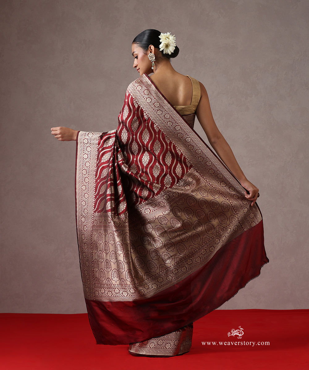 Handloom_Maroon_Pure_Katan_Silk_Banarasi_Saree_With_Daigonal_Cutwork_Floral_Jaal_WeaverStory_03