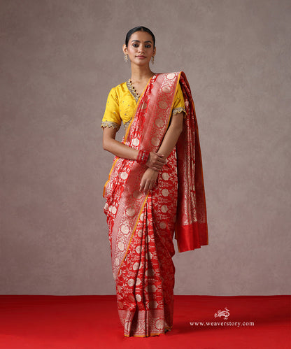 Red_Pure_Handloom_Pure_Katan_Silk_Banarasi_Saree_With_Cutwork_Floral_Jaal_And_Yellow_Selvedge_WeaverStory_02