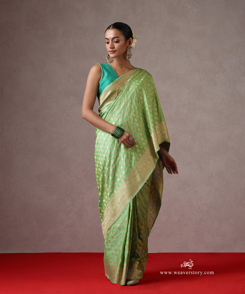 Lemon_Handloom_Green_Pure_Katan_Silk_Banarasi_Saree_With_Cutwork_Floral_Boota_WeaverStory_02