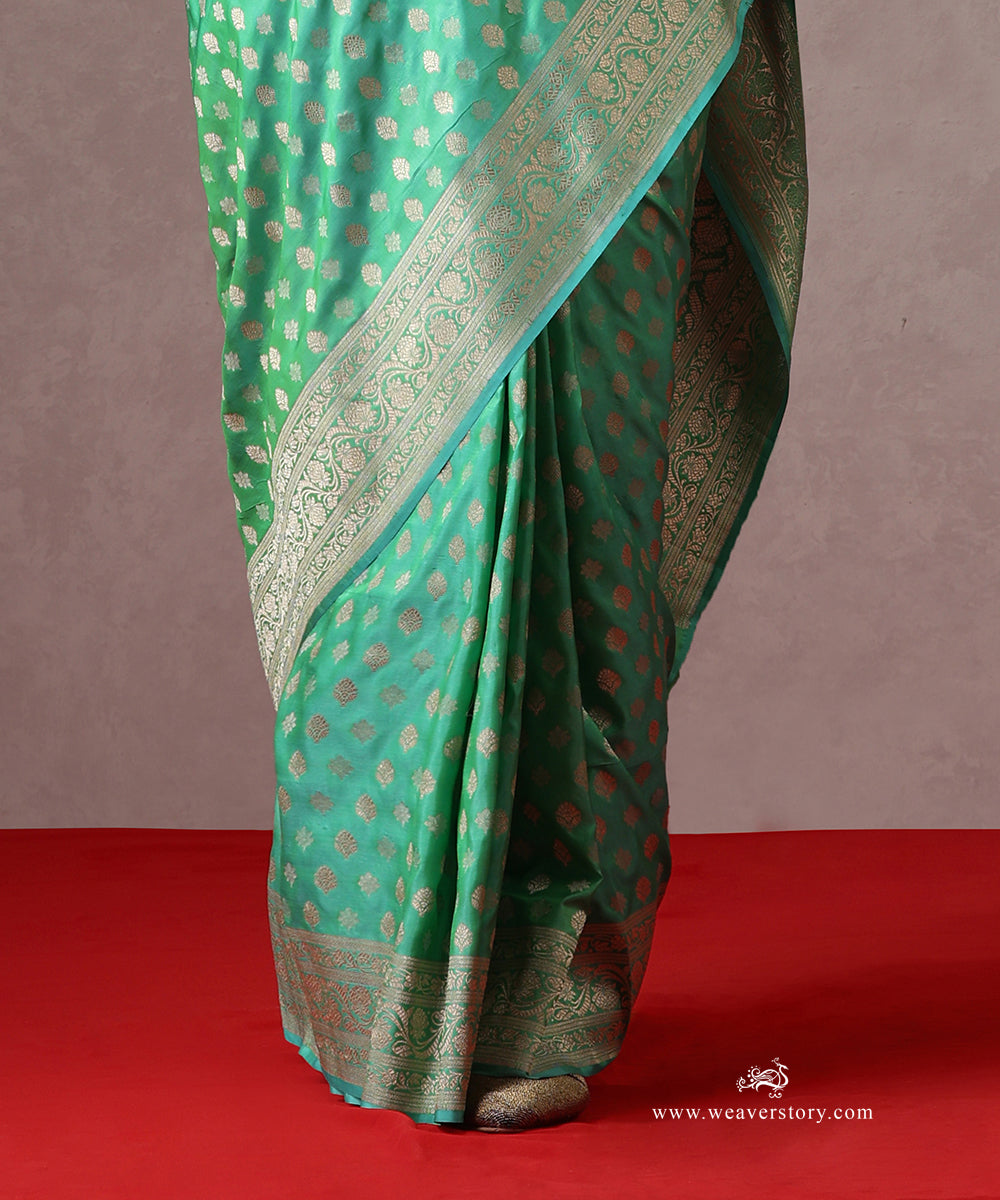 Light_Green_Handloom_Pure_Katan_Silk_Banarasi_Saree_With_Cutwork_Lotus_Jaal_WeaverStory_04