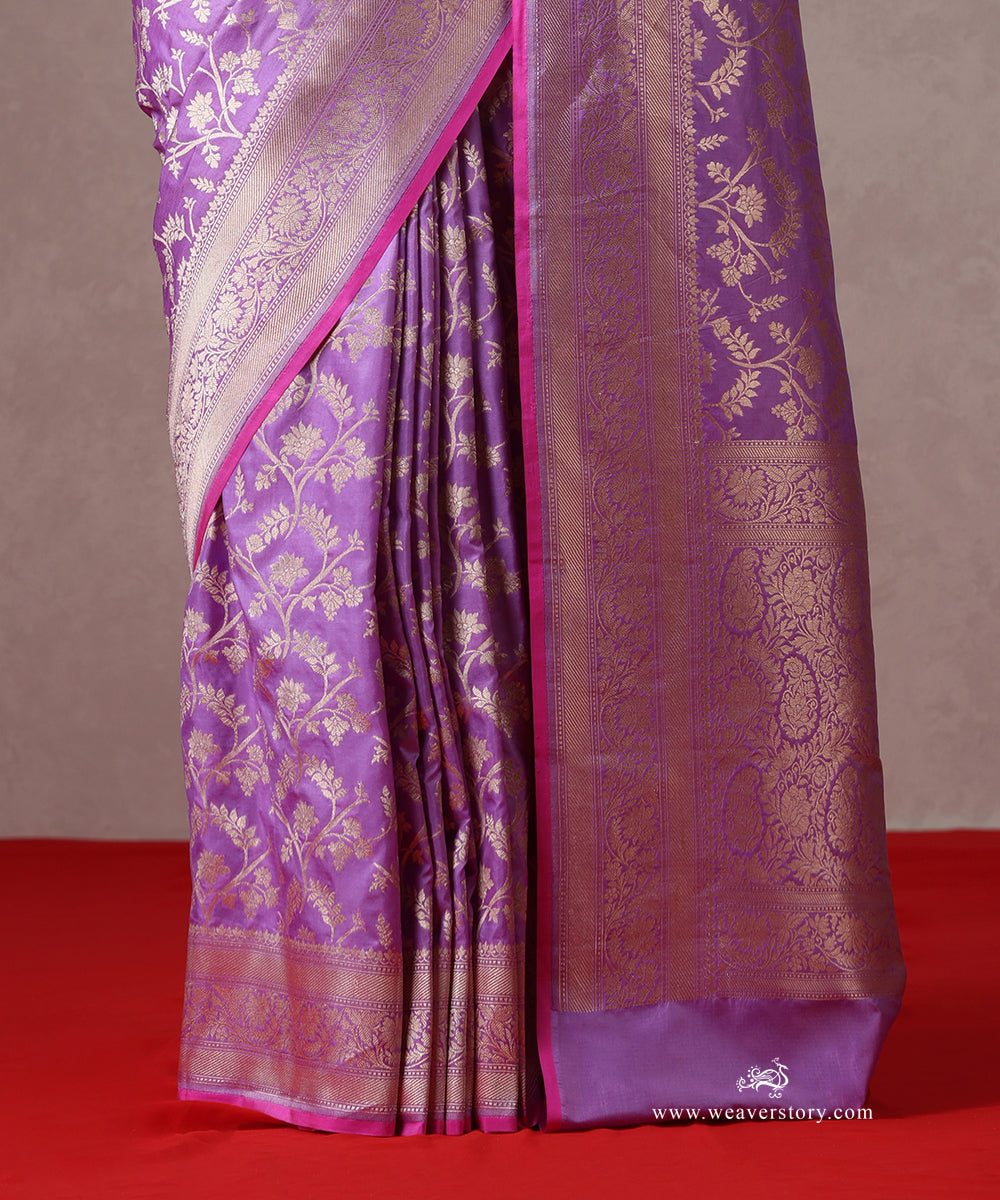 Handloom_Purple_Pure_Katan_Silk_Banarasi_Saree_With_Cutwork_Jaal_And_Pink_Selvedge_WeaverStory_04