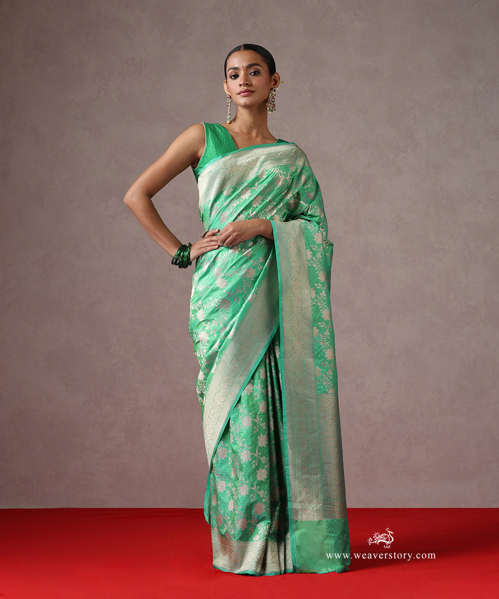 Handloom_Pastel_Green_Katan_Silk_Banarasi_Saree_With_Cutwork_Jaal_And_Self_Strip_WeaverStory_02