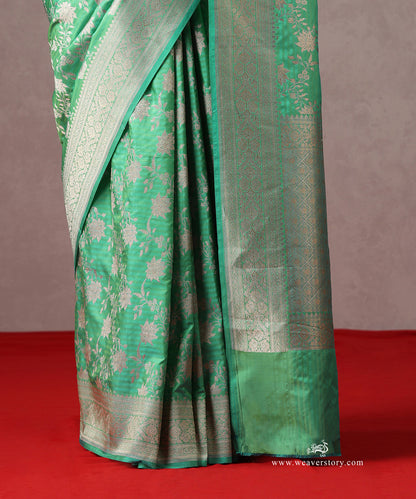 Handloom_Pastel_Green_Katan_Silk_Banarasi_Saree_With_Cutwork_Jaal_And_Self_Strip_WeaverStory_04