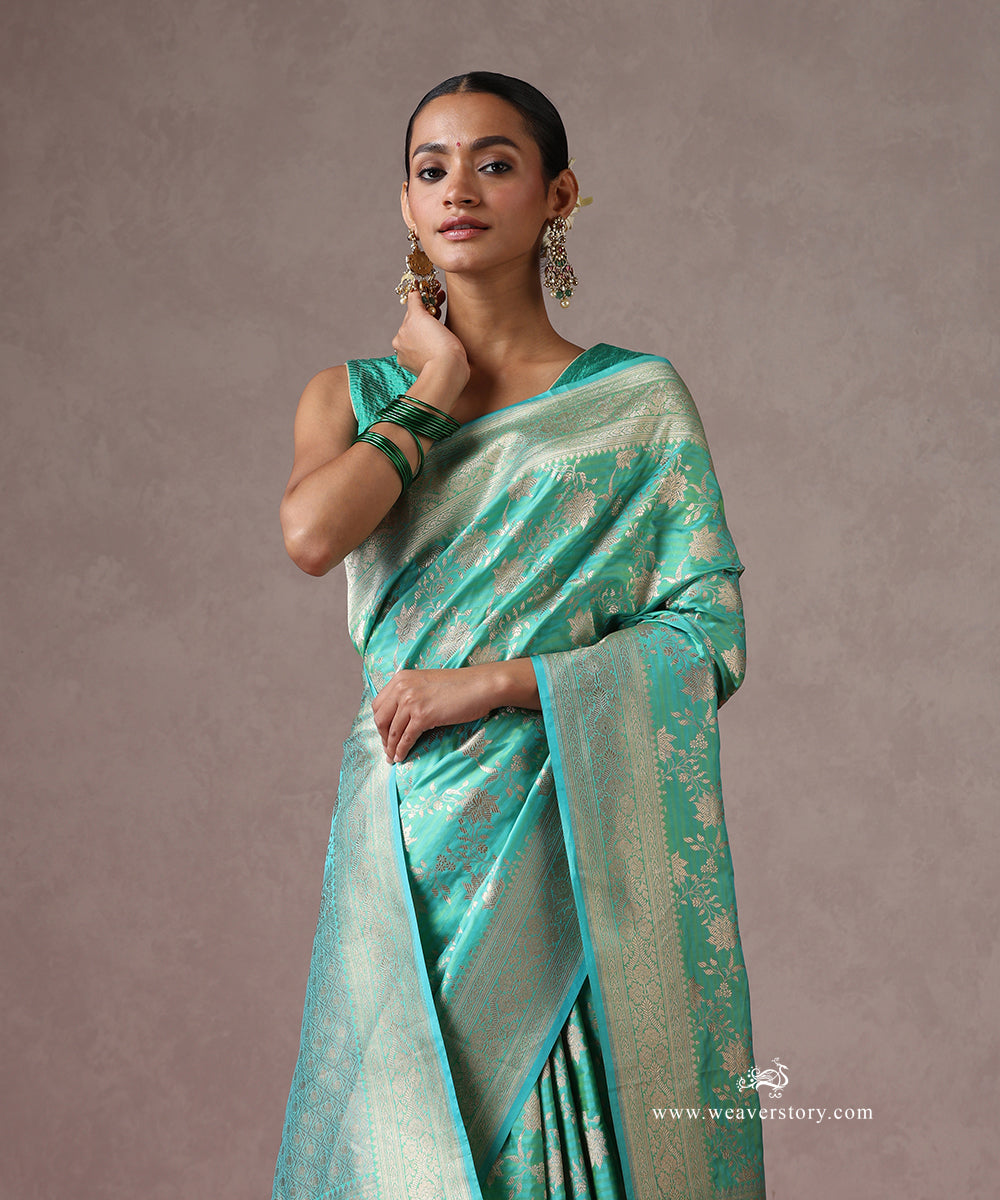 Handloom_Green_Dual_Shade_Pure_Katan_Silk_Banarasi_Saree_With_Cutwork_Jaal_And_Self_Strip_WeaverStory_01