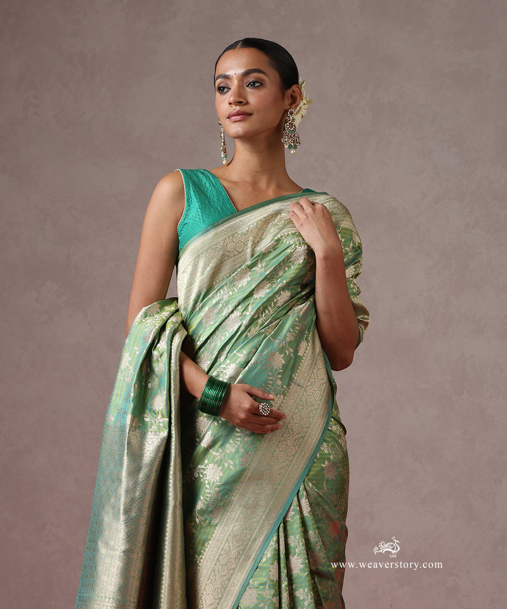 Heena_Green_Dual_Shade_Handloom_Pure_Katan_Silk_Banarasi_Saree_With_Cutwork_Jaal_And_Self_Strip_WeaverStory_01