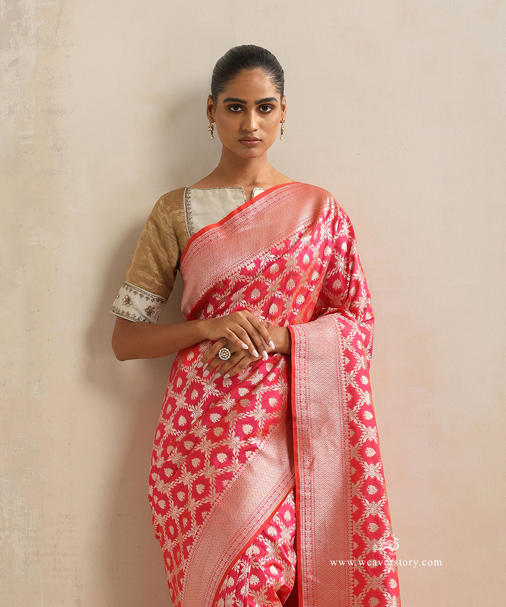 Pink_Handloom_Pure_Katan_Silk_Banarasi_Saree_With_Cutwork_Dimond_Shape_Floral_Jaal_WeaverStory_01