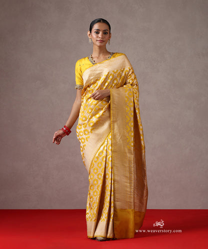 Handloom_Yellow_Pure_Katan_Silk_Banarasi_Saree_With_Cutwork_Diamond_Shape_Floral_Jaal_WeaverStory_02