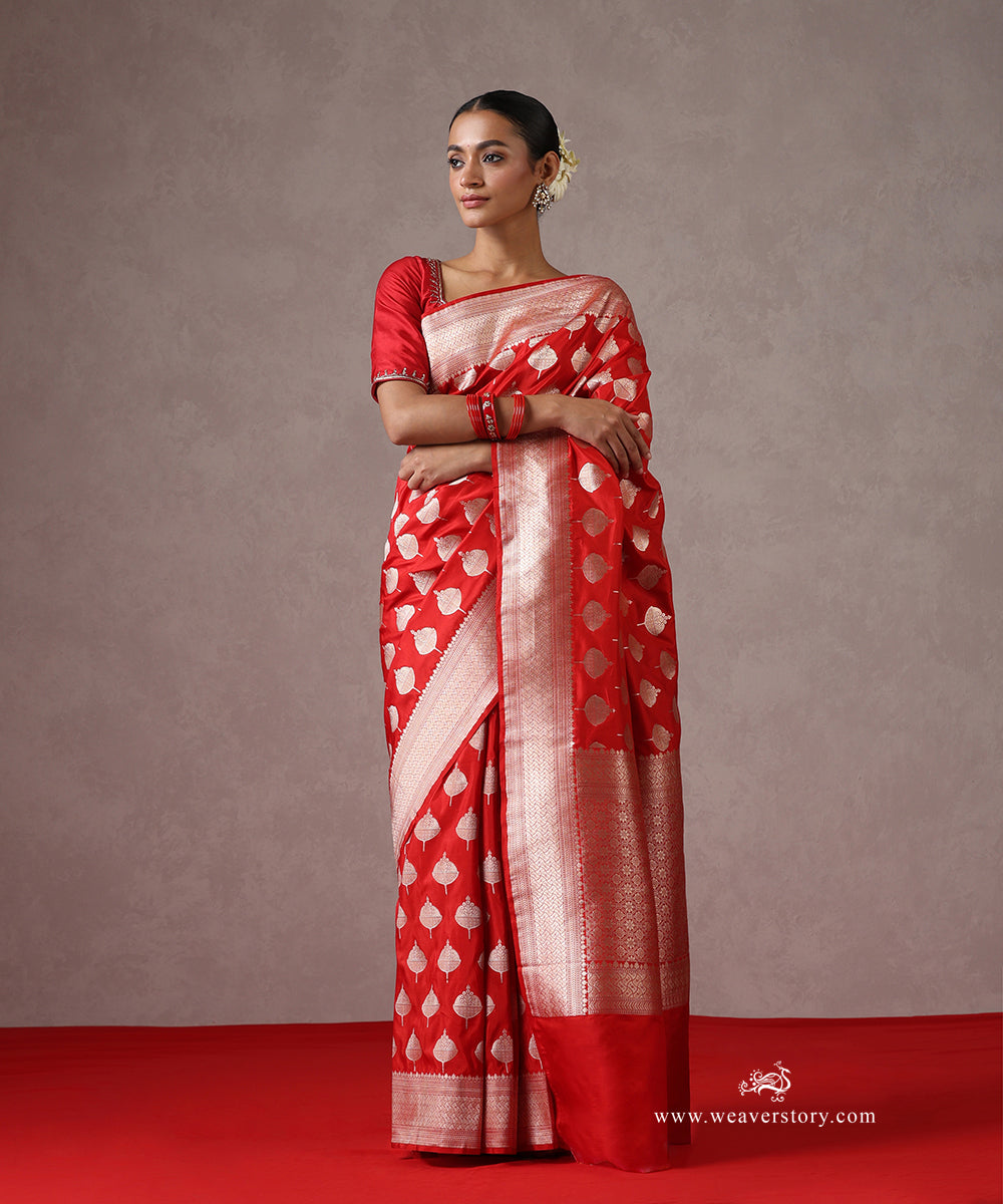 Red_Handloom_Pure_Katan_Silk_Banarasi_Saree_With_Cutwork_Floral_Boota_WeaverStory_02