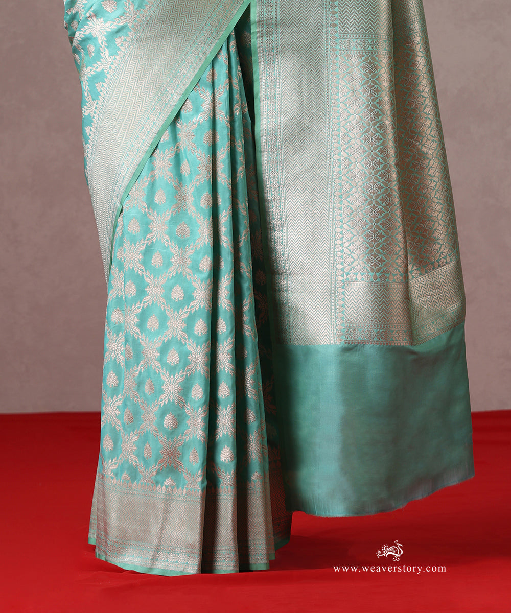 Iceblue_Handloom_Pure_Katan_Silk_Banarasi_Saree_With_Cutwork_Dimond_Shape_Floral_Jaal_WeaverStory_04