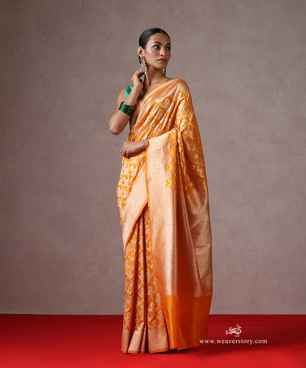 Handloom_Yellow_Pure_Katan_Silk_Banarasi_Saree_With_Cutwork_Floral_Jaal_And_Meenakai_WeaverStory_02