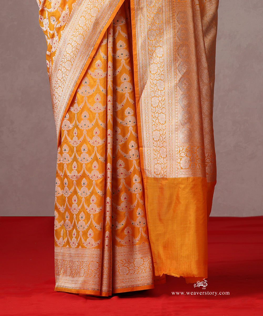 Handloom_Yellow_Pure_Katan_Silk_Banarasi_Saree_With_Cutwork_Floral_Jaal_And_Meenakai_WeaverStory_04