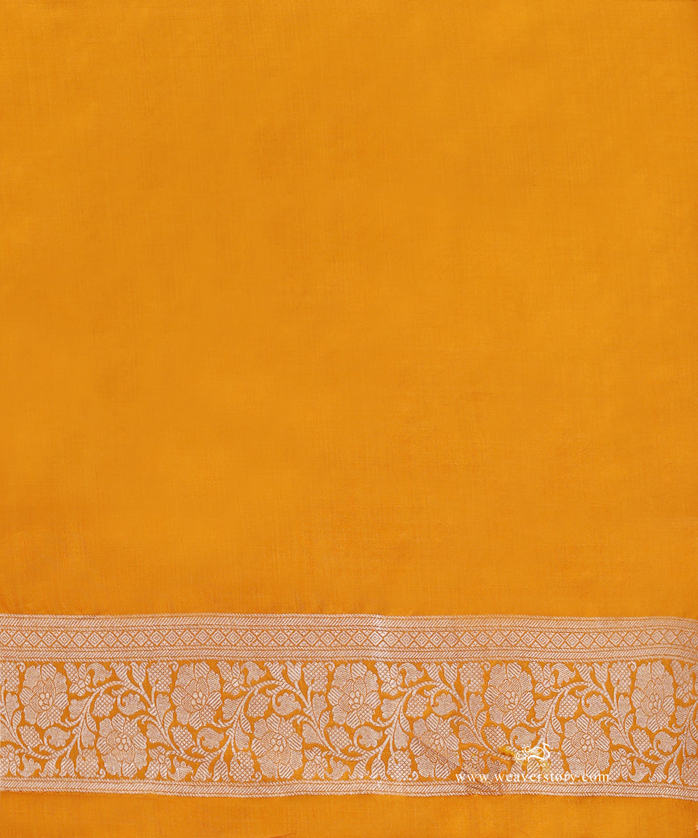 Handloom_Yellow_Pure_Katan_Silk_Banarasi_Saree_With_Cutwork_Floral_Jaal_And_Meenakai_WeaverStory_05