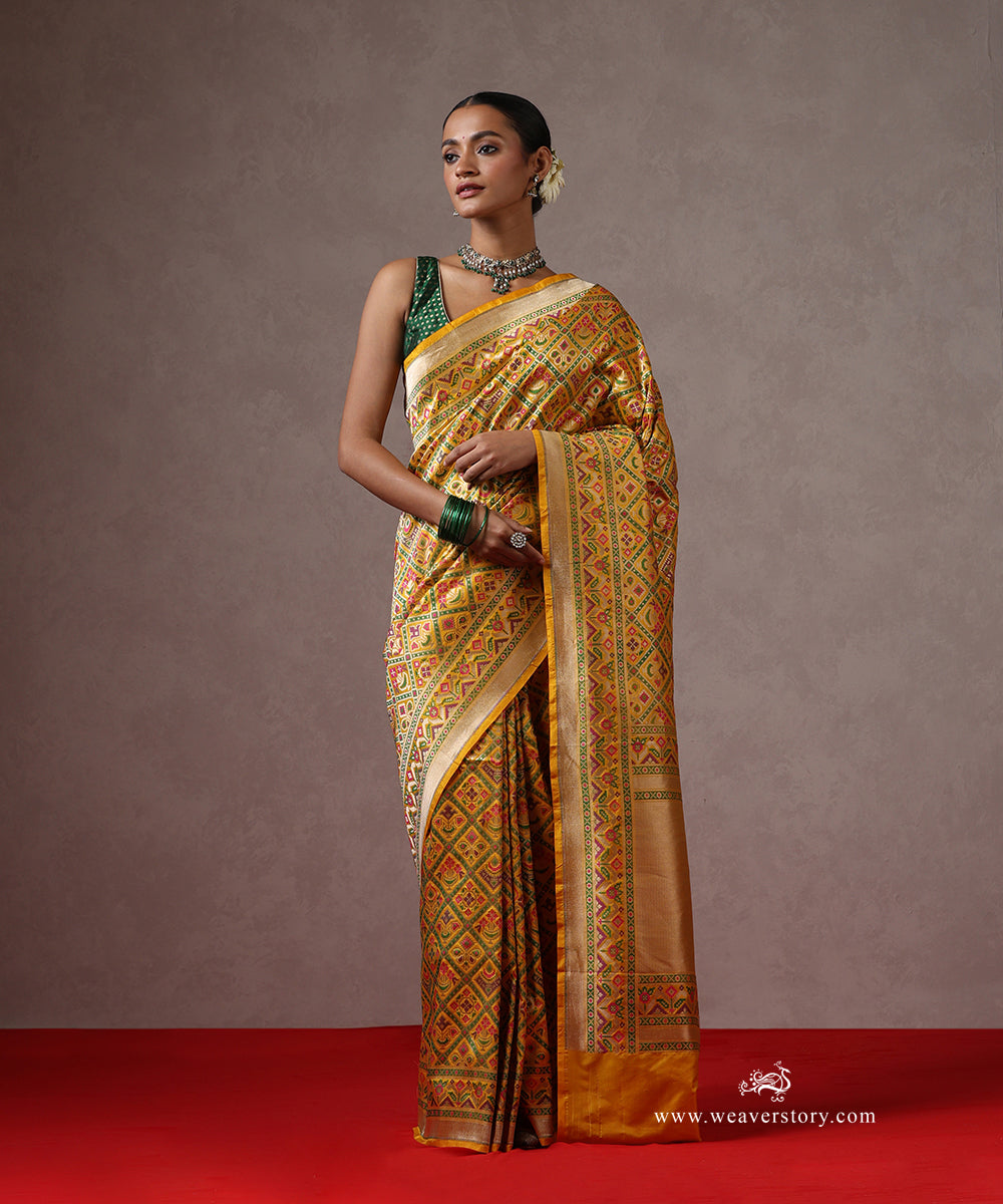 Handloom_Yellow_Pure_Katan_Silk_Banarasi_Patola_Saree_WeaverStory_02