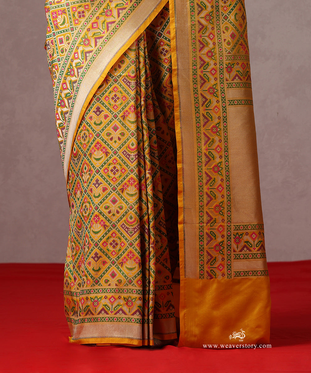 Handloom_Yellow_Pure_Katan_Silk_Banarasi_Patola_Saree_WeaverStory_04