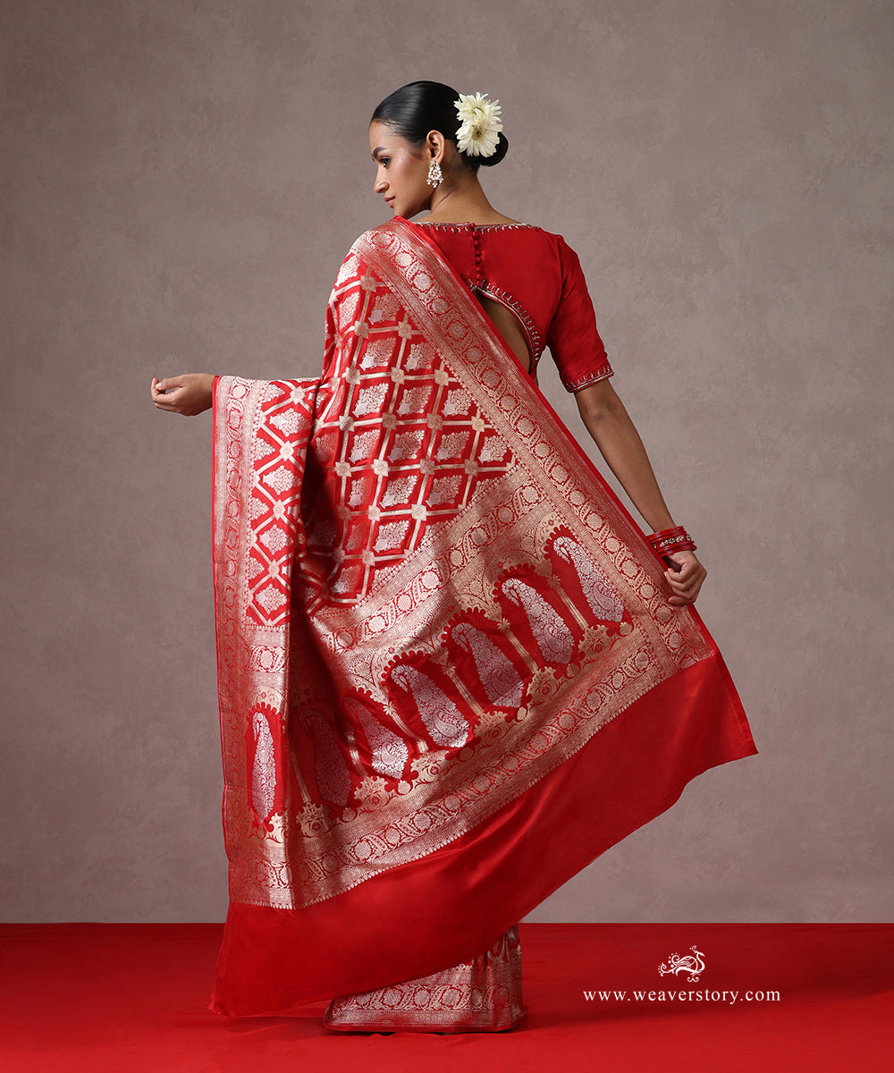 Handloom_Red_Pure_Katan_Silk_Banarasi_Saree_With_Sona_Rupa_Zari_Jaal_And_Guldasta_Motif_WeaverStory_03