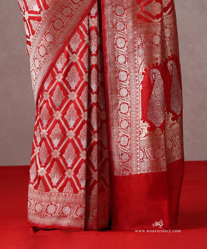 Handloom_Red_Pure_Katan_Silk_Banarasi_Saree_With_Sona_Rupa_Zari_Jaal_And_Guldasta_Motif_WeaverStory_04