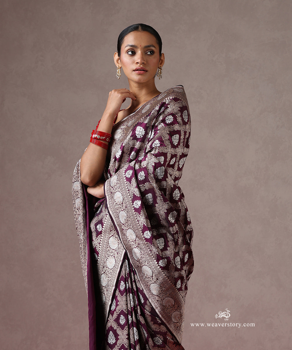 Dark_Purple_Handloom_Pure_Katan_Silk_Banarasi_Saree_With_Sona_Rupa_Zari_Jaal_And_Ambi_Motif_WeaverStory_01