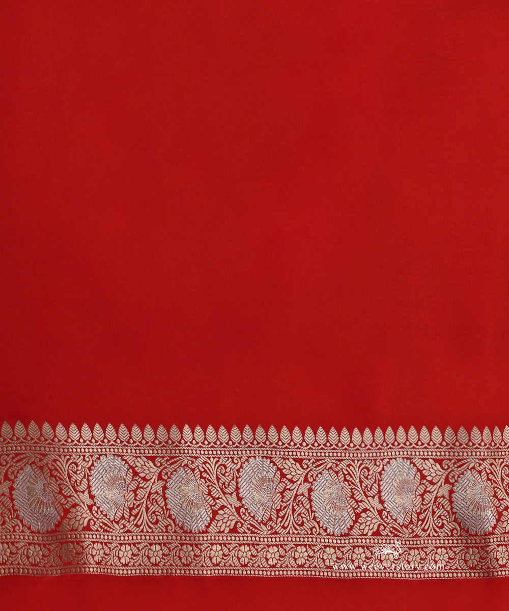 Handloom_Red_Pure_Katan_Silk_Banarasi_Saree_With_Sona_Rupa_Zari_Jaal_And_Aari_Jaal_WeaverStory_05