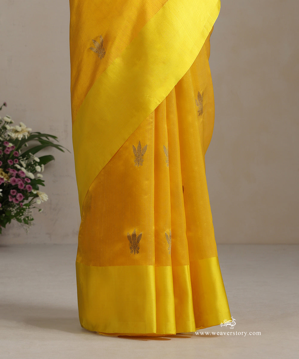 Yellow_Handloom_Pure_Silk_Chanderi_Saree_With_Gold_Zari_Flower_Boota_WeaverStory_04