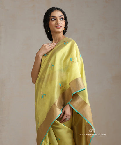 Lemon_Green_Handloom_Pure_Silk_Chanderi_Eknaliya_Saree_With_Gold_Saffron_Border_And_Ice_Blue_Selvedge_WeaverStory_01