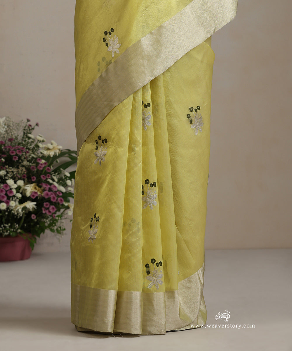 Handloom_Lemon_Green_Pure_Silk_Chanderi_Saree_With_Meenakar_Motif_And_Silver_Border_WeaverStory_04