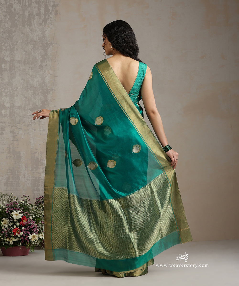 Green_Handloom_Silk_Chanderi_Morpankhi_Motif_Saree_With_Gold_Border_WeaverStory_03