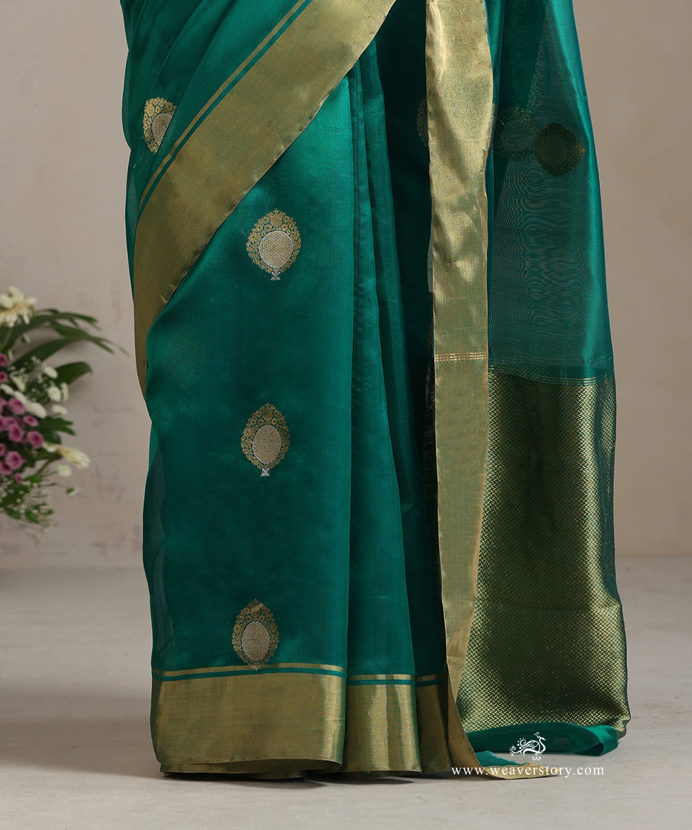 Green_Handloom_Silk_Chanderi_Morpankhi_Motif_Saree_With_Gold_Border_WeaverStory_04