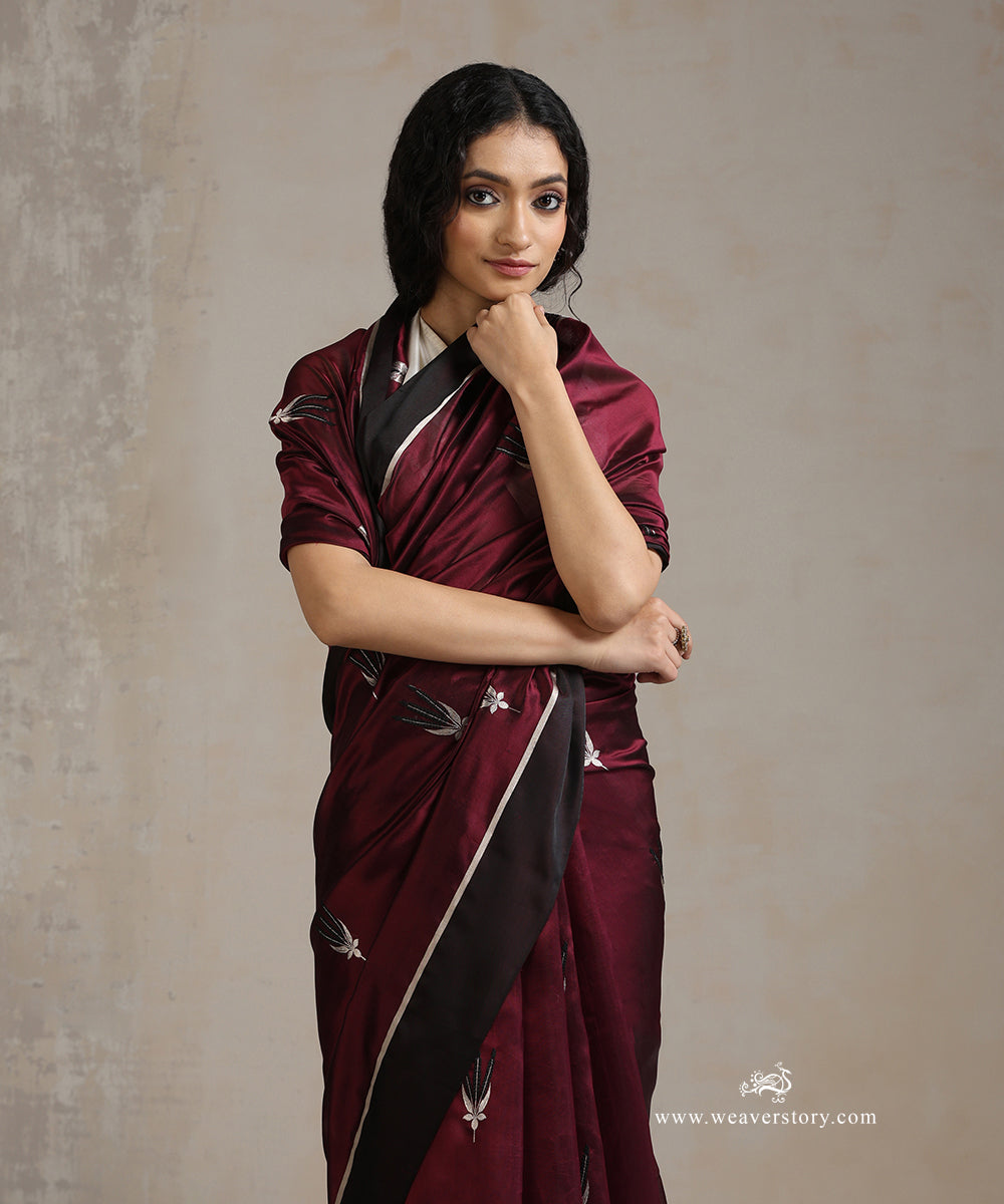 Dark_Wine_Handloom_Pure_Silk_Chanderi_Saree_With_Corn_Motif_And_Black_Border_WeaverStory_01